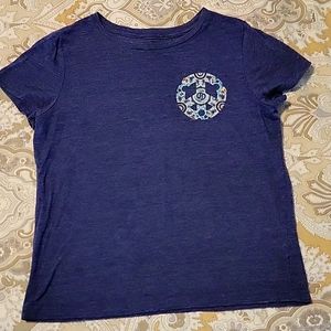 Girl's Old Navy shirt with a cute peace sign